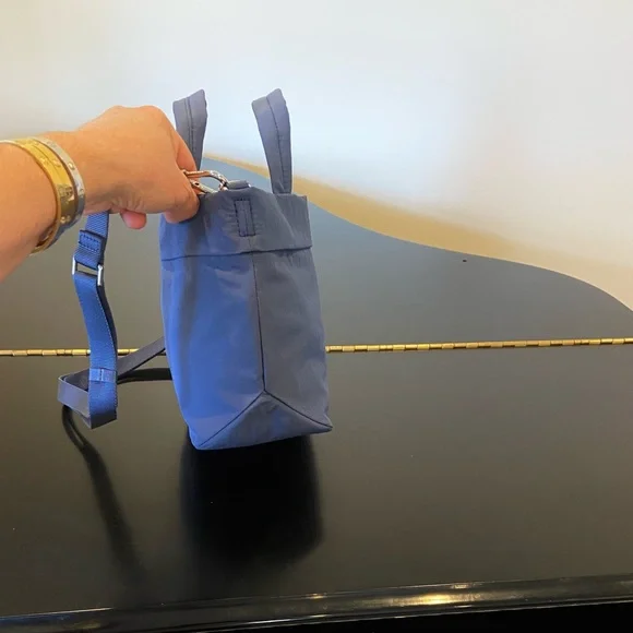 NWT Athletic Athleisure Minimalist Travel RARE Lululemon On My Level Bag *Micro - Picture 13 of 17